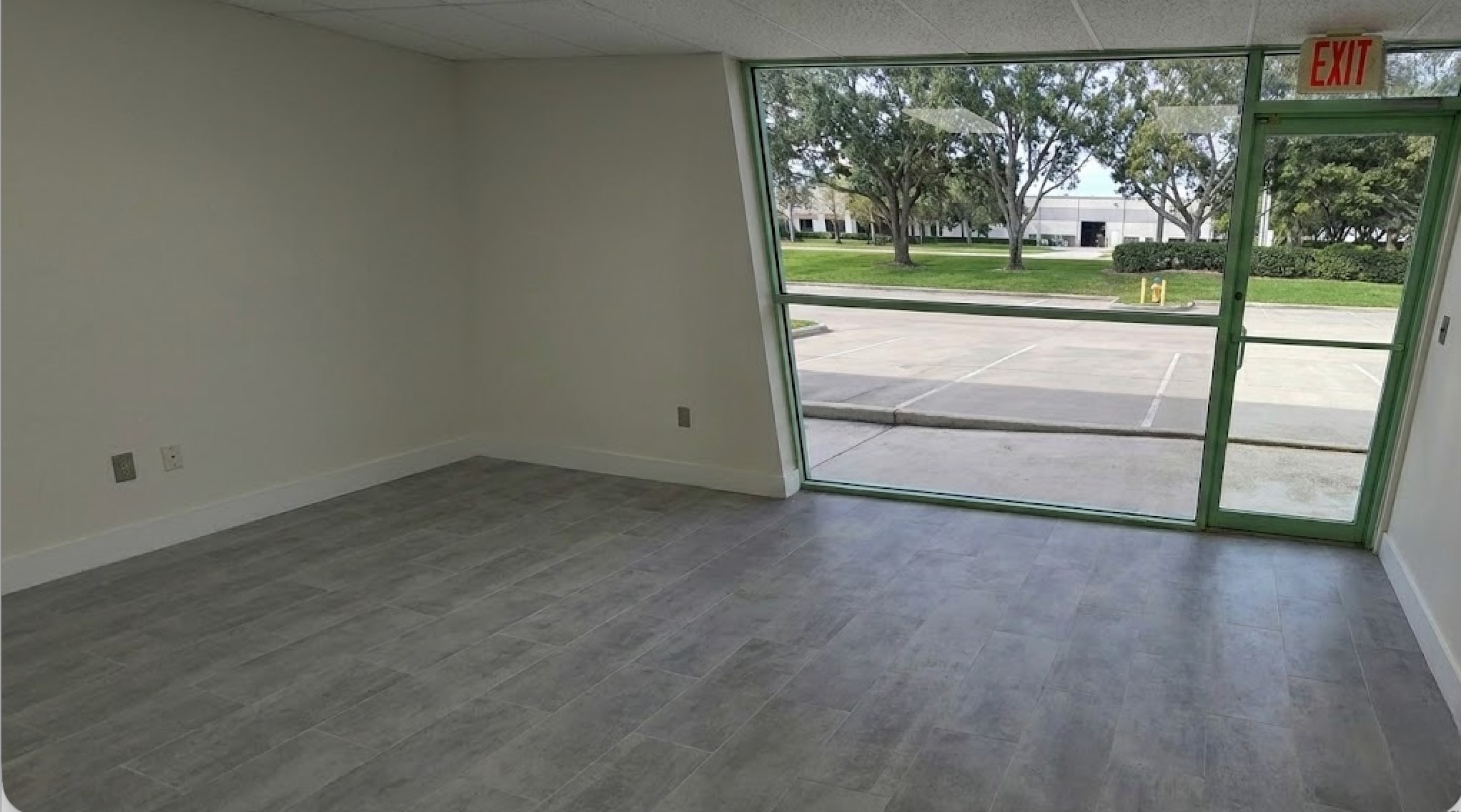 21113 Johnson St, Pembroke Pines, FL à louer Photo intérieure– Image 1 sur 4