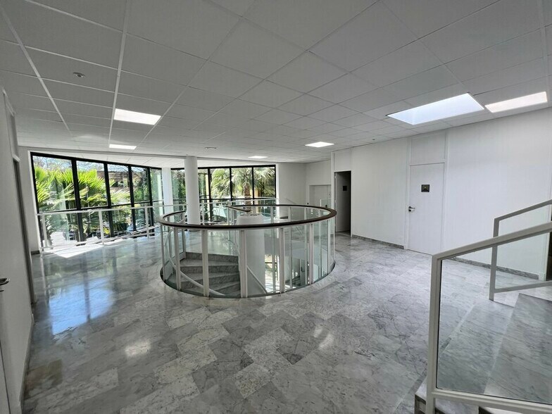 215 Rue De Goa, Antibes à vendre - Photo intérieure – Image 2 sur 11