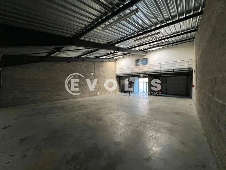 Local d’activités dans Dardilly à louer - Photo intérieure – Image 3 sur 8