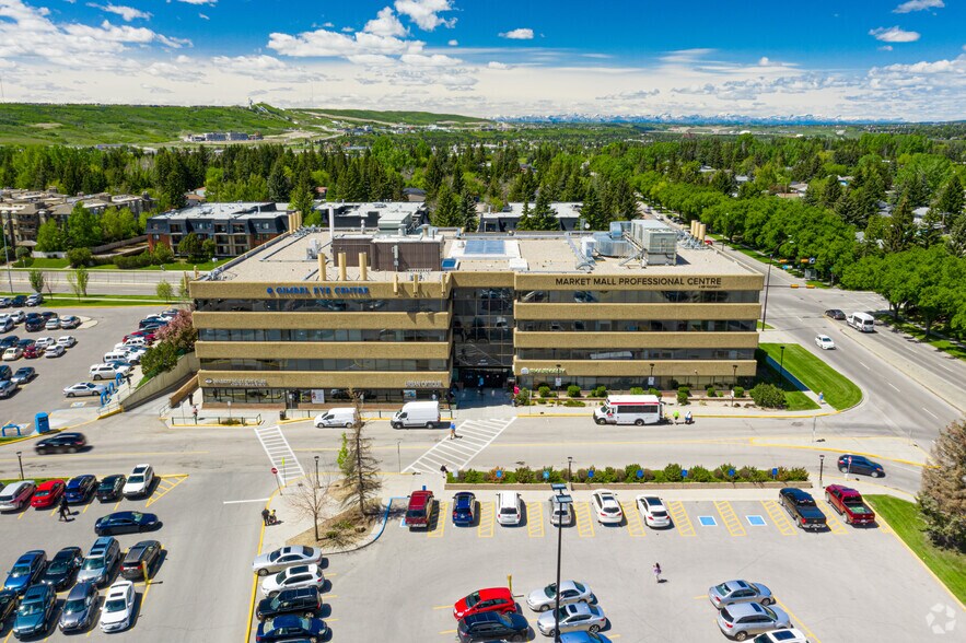 4935 40th Ave, Calgary, AB à louer - Aérien – Image 1 sur 8