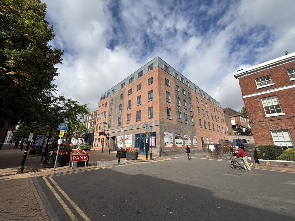 47 Ironmarket, Newcastle Under Lyme à louer Photo de l’immeuble– Image 1 sur 17