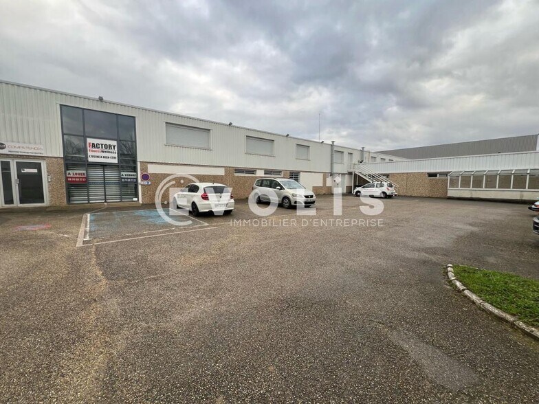 300 Route De Strasbourg, Miribel à vendre - Photo de l’immeuble – Image 2 sur 31