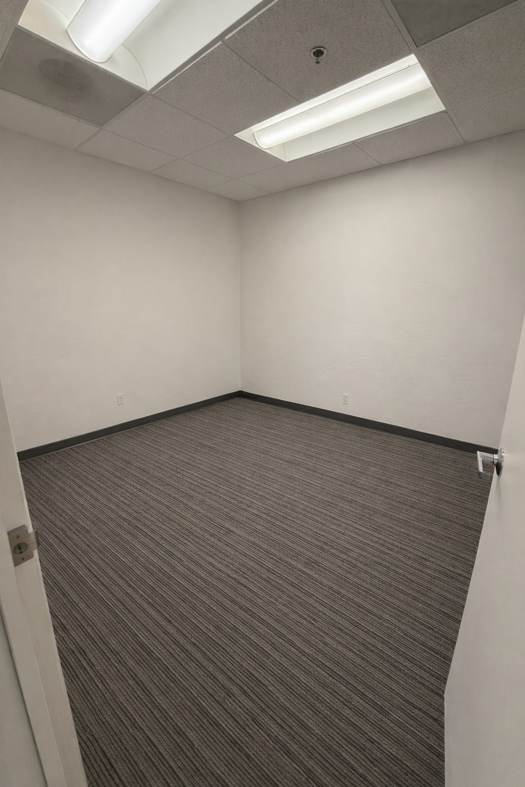 6241 Yarrow Dr, Carlsbad, CA à louer Photo intérieure– Image 1 sur 14