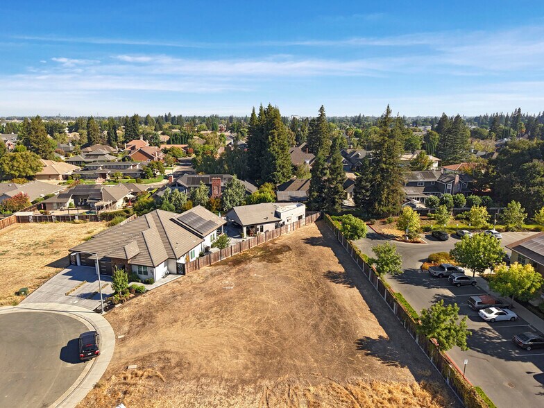 2339 Interlaken Ct, Lodi, CA à vendre - Photo de l’immeuble – Image 3 sur 20