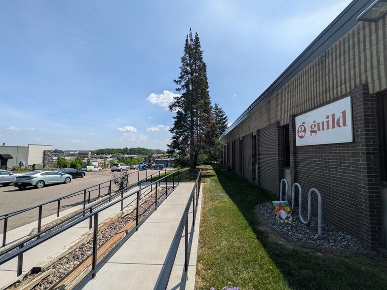 1740 Livingston Ave, West Saint Paul, MN à vendre - Photo de l’immeuble – Image 2 sur 6
