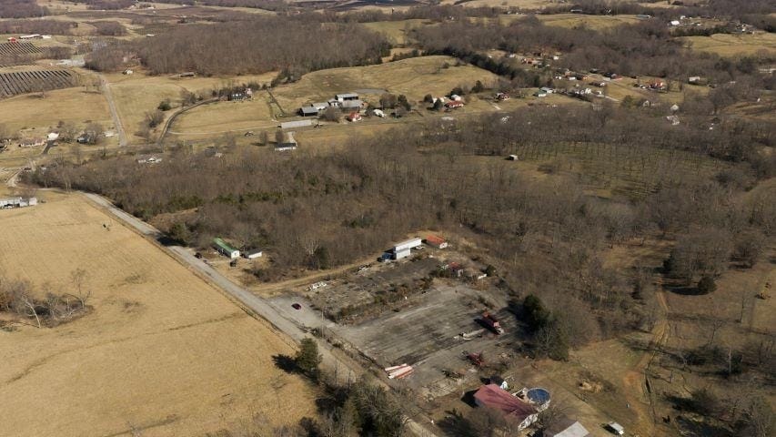 272 Hilltop View Rd, Summer Shade, KY à vendre - Aérien – Image 2 sur 3