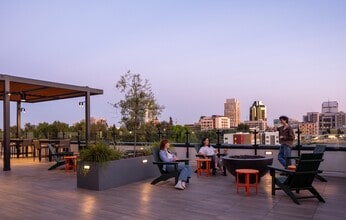 251 6th St, Sacramento, CA à louer Photo intérieure– Image 2 sur 5