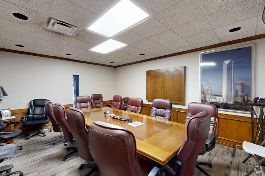 Service Campus | 25,286 SF | 5 Bldg portefeuille de 5 biens à vendre sur LoopNet.fr - Numérisation 3D Matterport – Image 3 sur 33