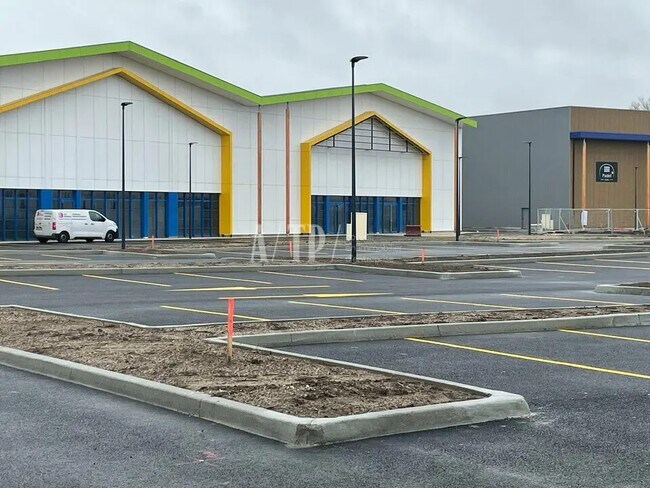 Plus de détails pour Local commercial à louer