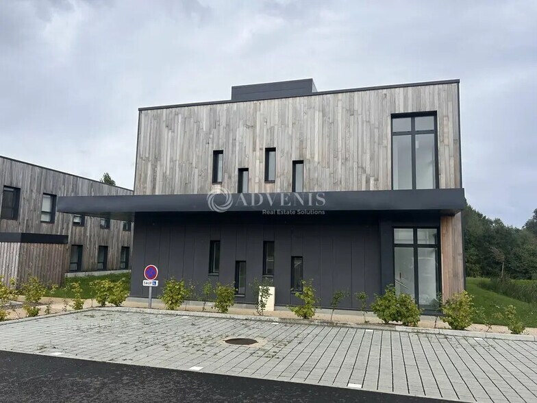 Bureau dans Rouillon à louer - Photo de l’immeuble – Image 2 sur 3