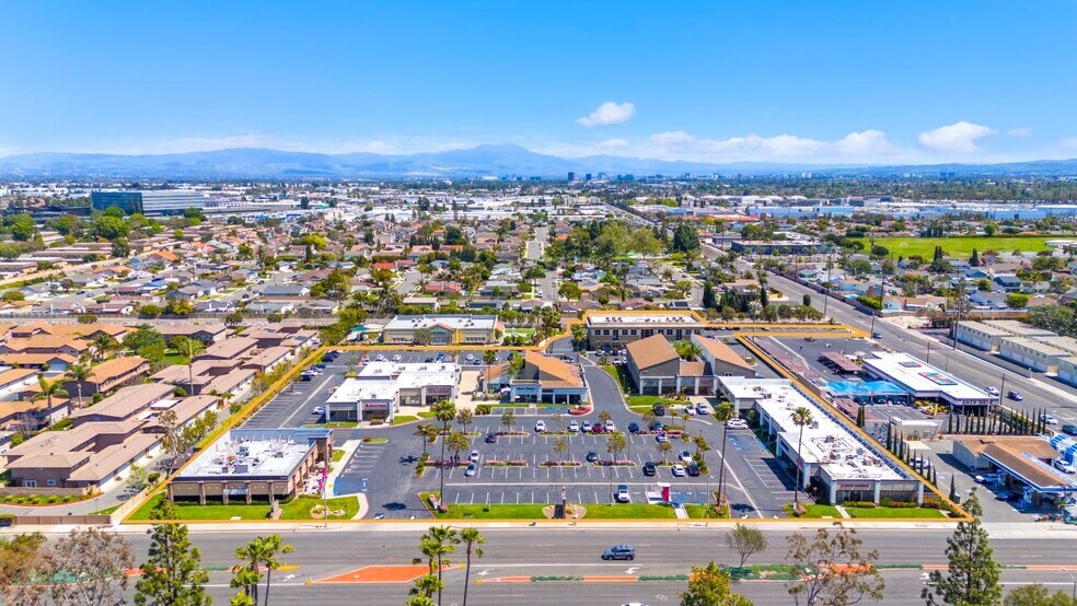 18380-18450 Brookhurst St, Fountain Valley, CA à vendre - Photo de l’immeuble – Image 1 sur 12