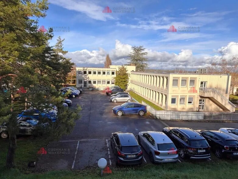 Bureau dans Saint-Apollinaire à vendre - Photo de l’immeuble – Image 3 sur 10