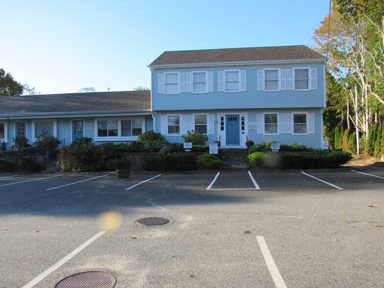 1025 Main St, West Barnstable, MA à louer - Photo de l’immeuble – Image 1 sur 1