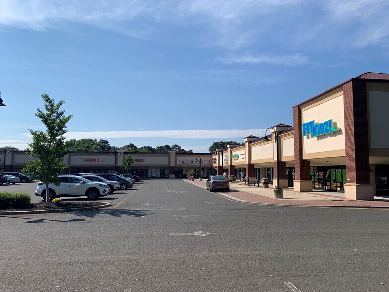 2394-2458 US Highway 9, Howell, NJ à louer - Photo de l’immeuble – Image 3 sur 5