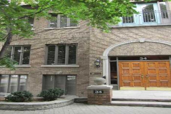 28-34 Village Centre Pl, Mississauga, ON à louer - Photo de l’immeuble – Image 2 sur 15