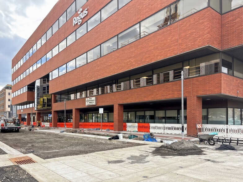 1220 Main St, Vancouver, WA à louer - Photo de l’immeuble – Image 3 sur 18