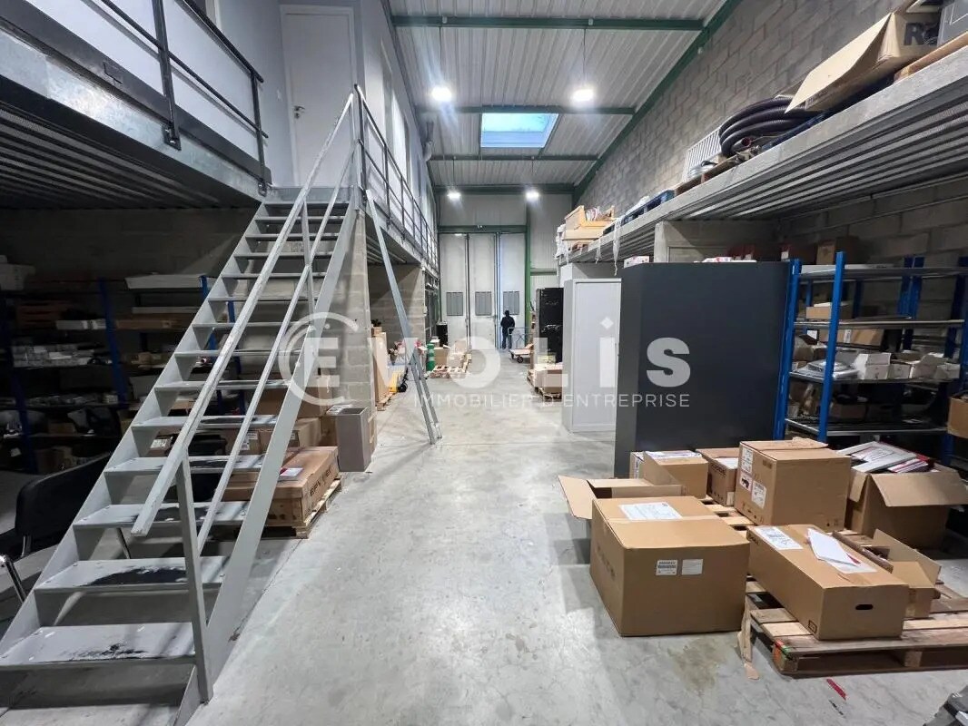 Local d'activités dans Saint-Thibault-des-Vignes à vendre Photo intérieure– Image 1 sur 8