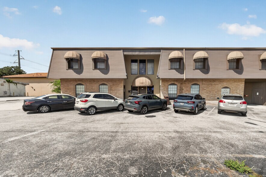 1003 Beckett Dr, San Antonio, TX à vendre - Photo de l’immeuble – Image 2 sur 28