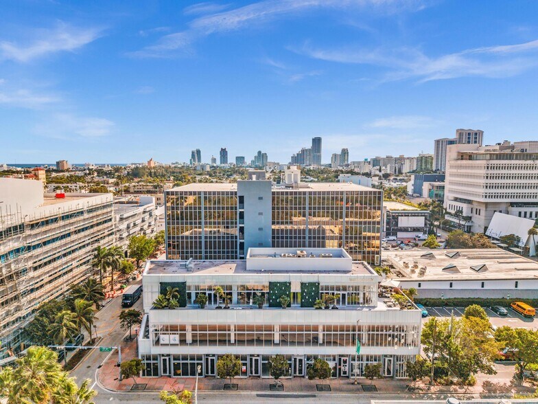 1680 Michigan Ave, Miami Beach, FL à vendre - Photo de l’immeuble – Image 2 sur 12