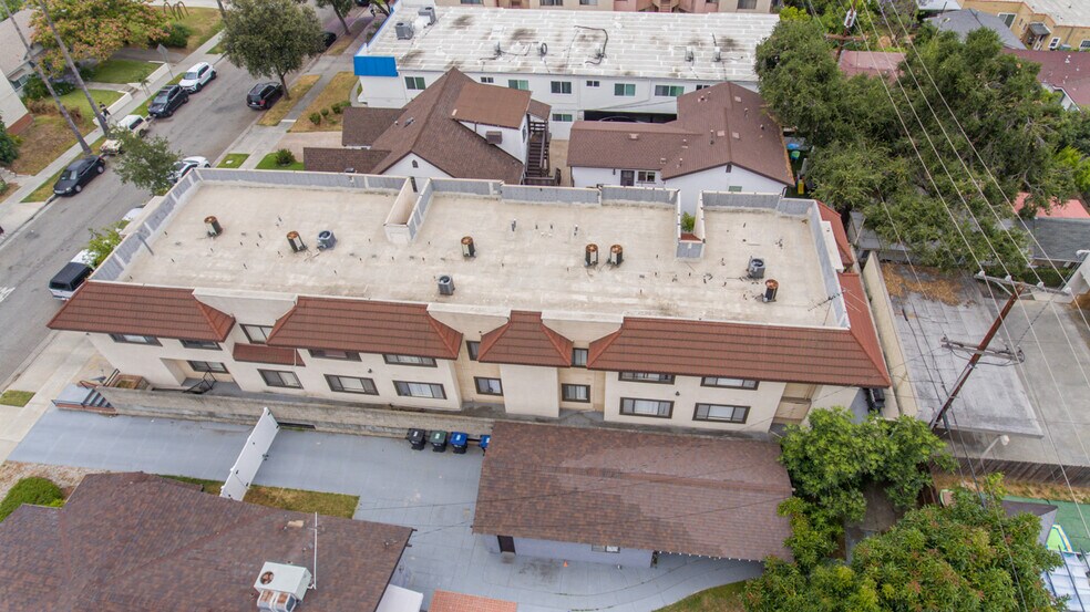 517 Fischer St, Glendale, CA à vendre - Photo de l’immeuble – Image 3 sur 13