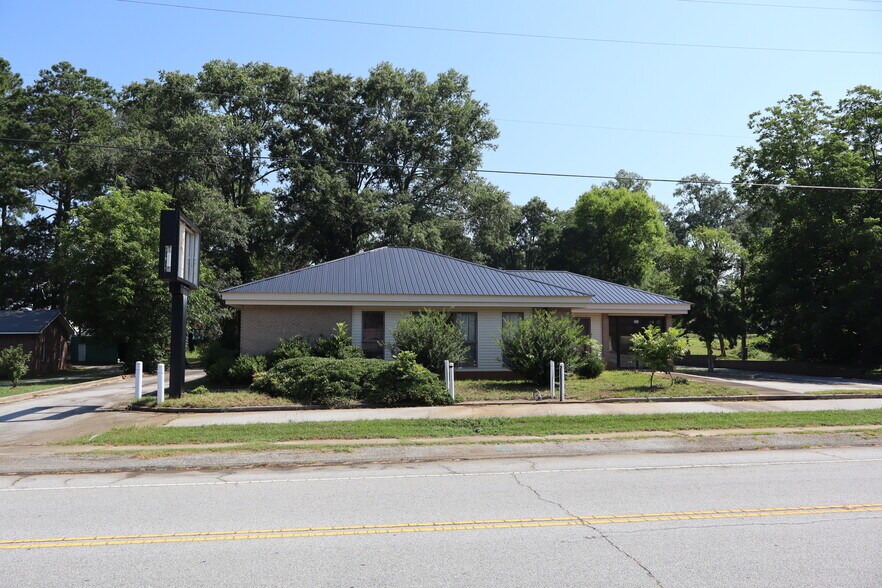 253 E Savannah St, Calhoun Falls, SC à vendre - Photo de l’immeuble – Image 1 sur 41