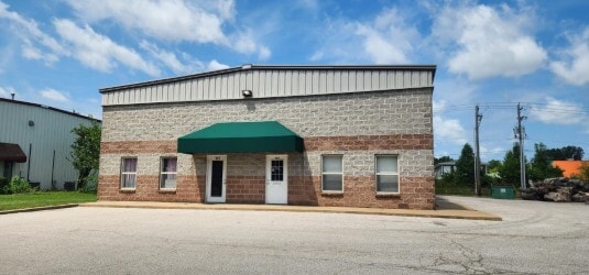 825 Midpoint Dr, O'Fallon, MO à vendre - Photo principale – Image 1 sur 8