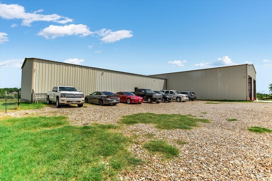 204 FM 696, Elgin, TX à vendre - Photo de l’immeuble – Image 3 sur 40