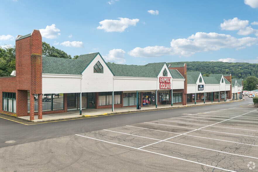 799 New Haven Rd, Naugatuck, CT à louer - Photo de l’immeuble – Image 1 sur 6