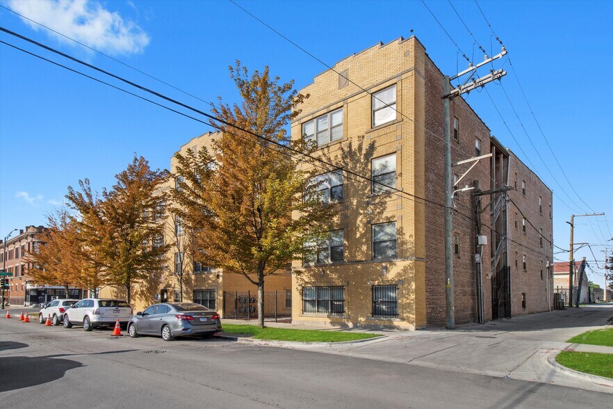 4200 W Roosevelt Rd, Chicago, IL à vendre - Photo de l’immeuble – Image 2 sur 9