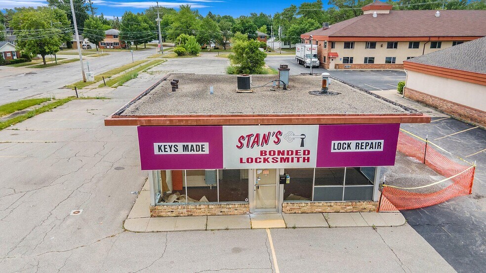 3307 Davenport Ave, Saginaw, MI à vendre - Photo de l’immeuble – Image 2 sur 13