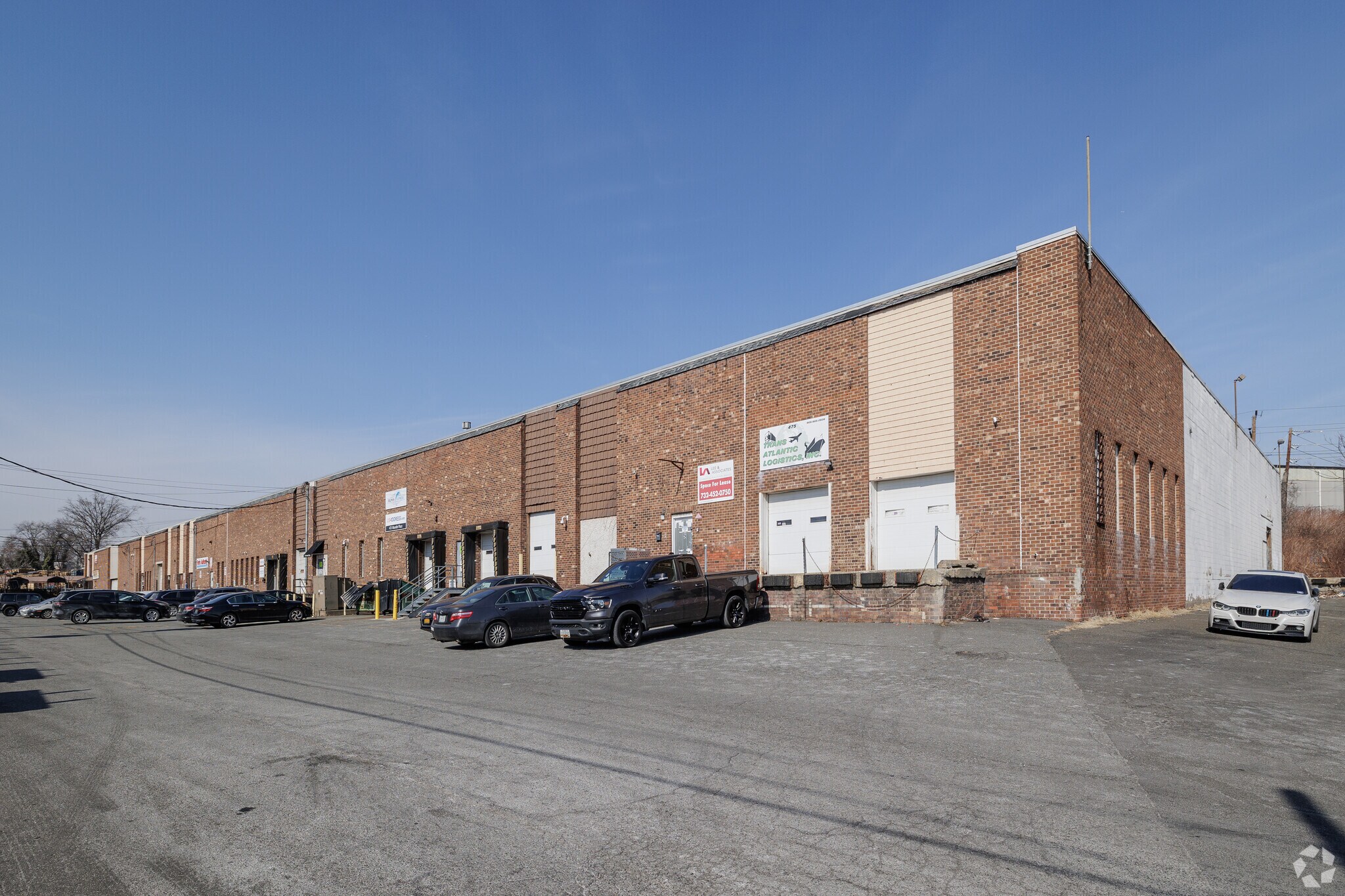 467-475 Mundet Pl, Hillside, NJ à louer Photo principale– Image 1 sur 7