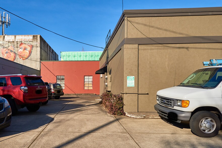 640 NE 3rd St, McMinnville, OR à louer - Photo de l’immeuble – Image 3 sur 7