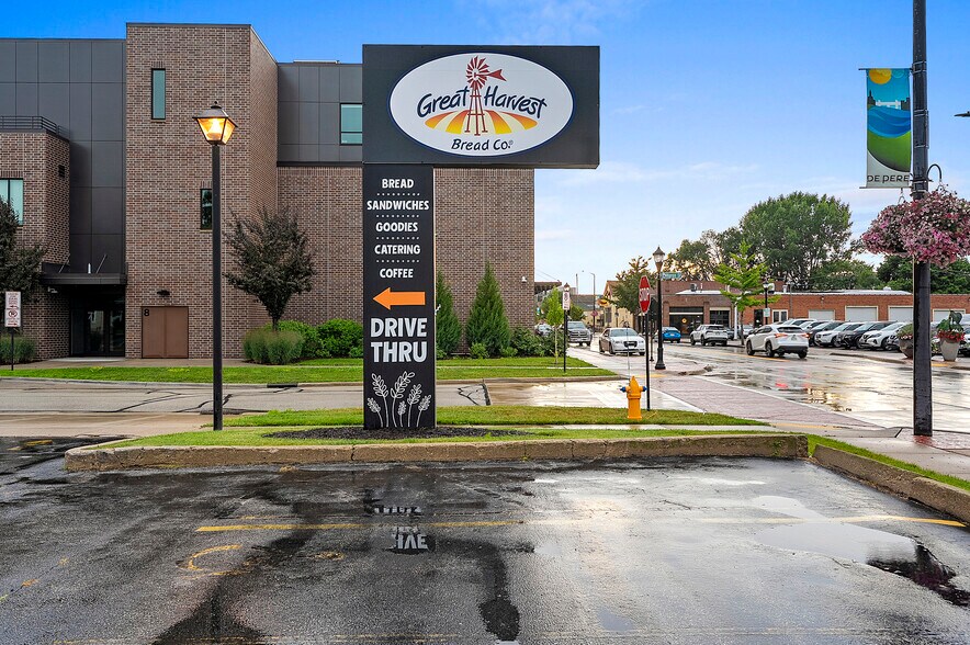 802 George St, De Pere, WI à vendre - Photo de l’immeuble – Image 3 sur 25