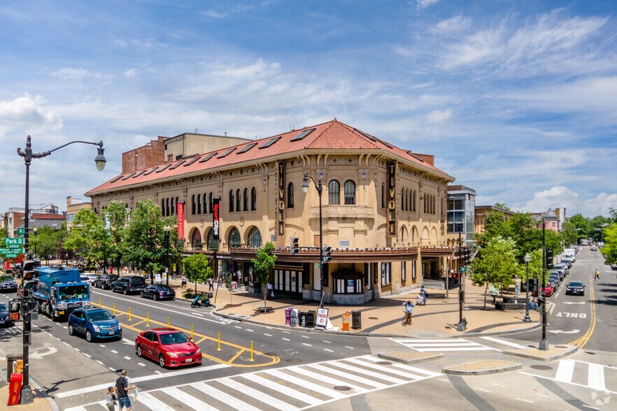 3333-3365 14th St NW, Washington, DC à louer - Photo de l’immeuble – Image 1 sur 10