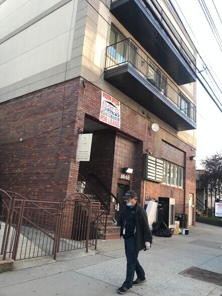 1648 E 14th St, Brooklyn, NY à louer - Photo de l’immeuble – Image 2 sur 2