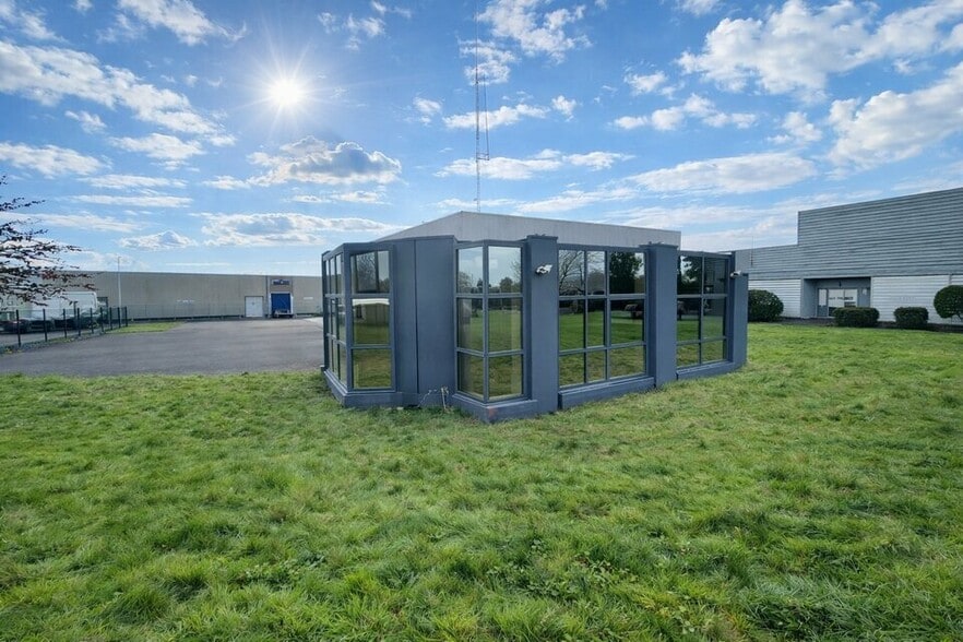 Industriel/Logistique dans Thouaré-sur-Loire à vendre - Photo de l’immeuble – Image 1 sur 4