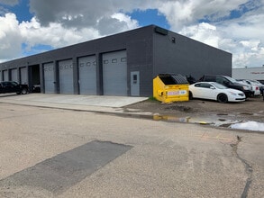 8610 Yellowhead Trail, Edmonton, AB à vendre Photo de l’immeuble– Image 2 sur 2