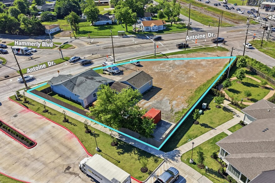 2106 Antoine Dr, Houston, TX à vendre - Photo de l’immeuble – Image 3 sur 15