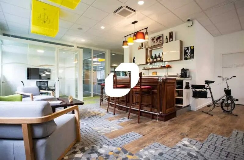 Local d’activités dans Buc à louer - Photo de l’immeuble – Image 2 sur 13