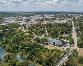 Plus de détails pour 1045 Sanger Ave, New Braunfels, TX - Logement à vendre