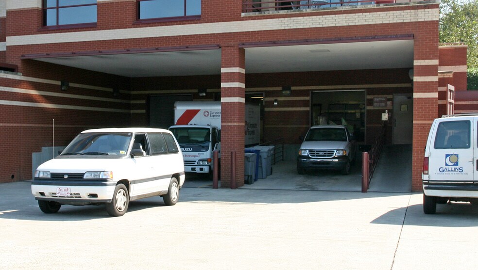 1000 E Hanes Mill Rd, Winston-Salem, NC à vendre - Photo de l’immeuble – Image 3 sur 10