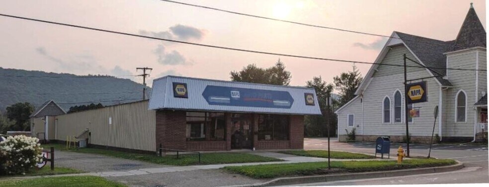 NAPA Auto Parts Distributor portefeuille de 2 biens à vendre sur LoopNet.fr - Photo de l’immeuble – Image 1 sur 8