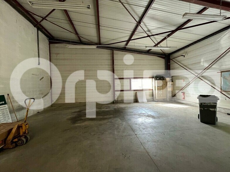 Local d'activités dans Mormant à vendre - Photo intérieure – Image 3 sur 9