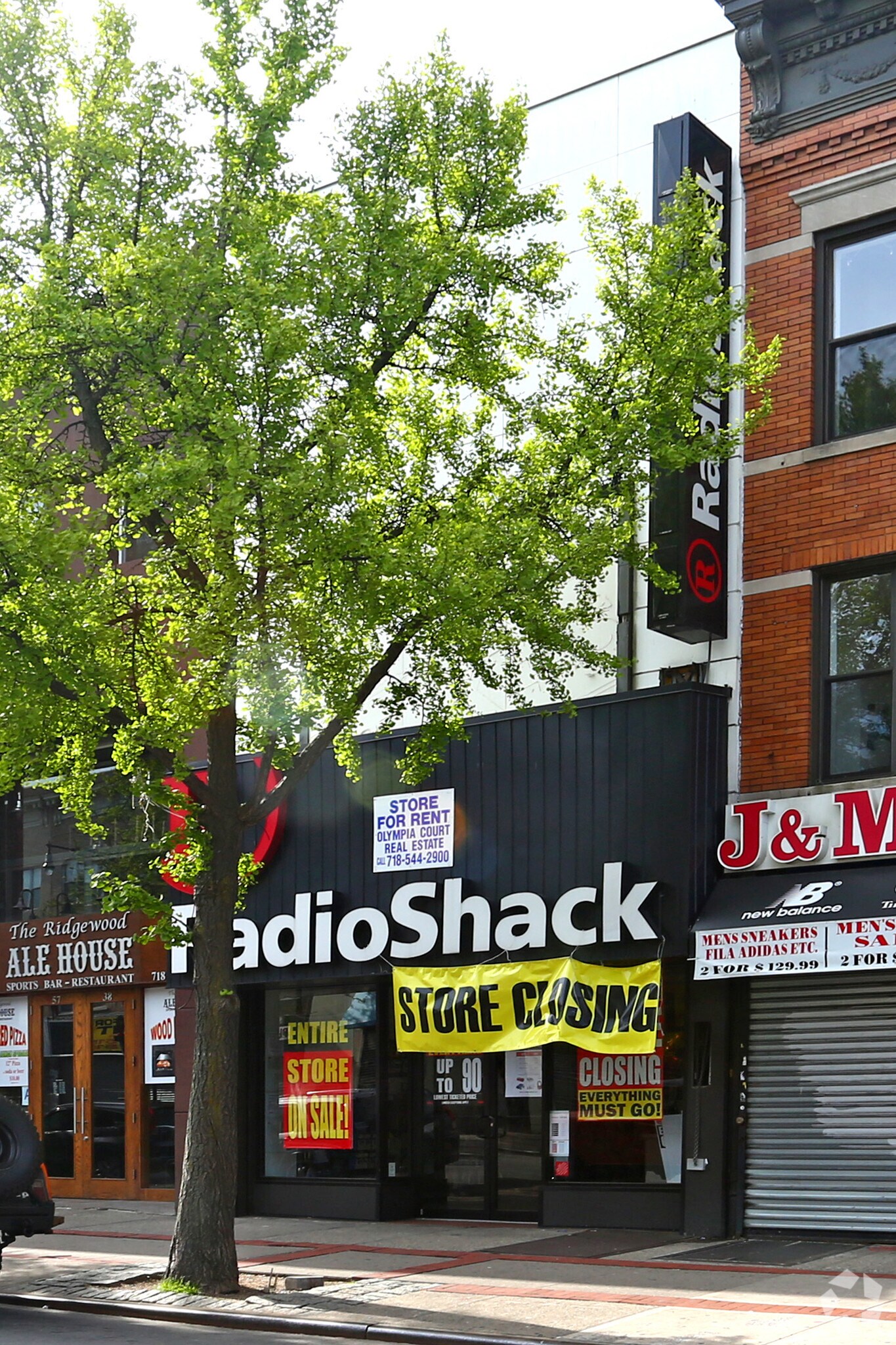57-36 Myrtle Ave, Flushing, NY à vendre Photo principale– Image 1 sur 16