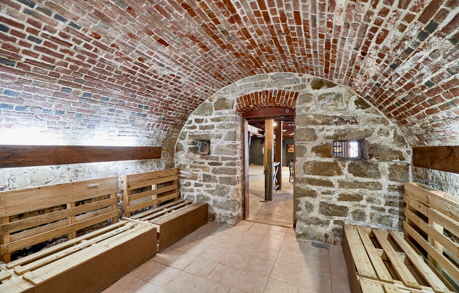 113 W 5th St, Hermann, MO à vendre - Photo de l’immeuble – Image 2 sur 19