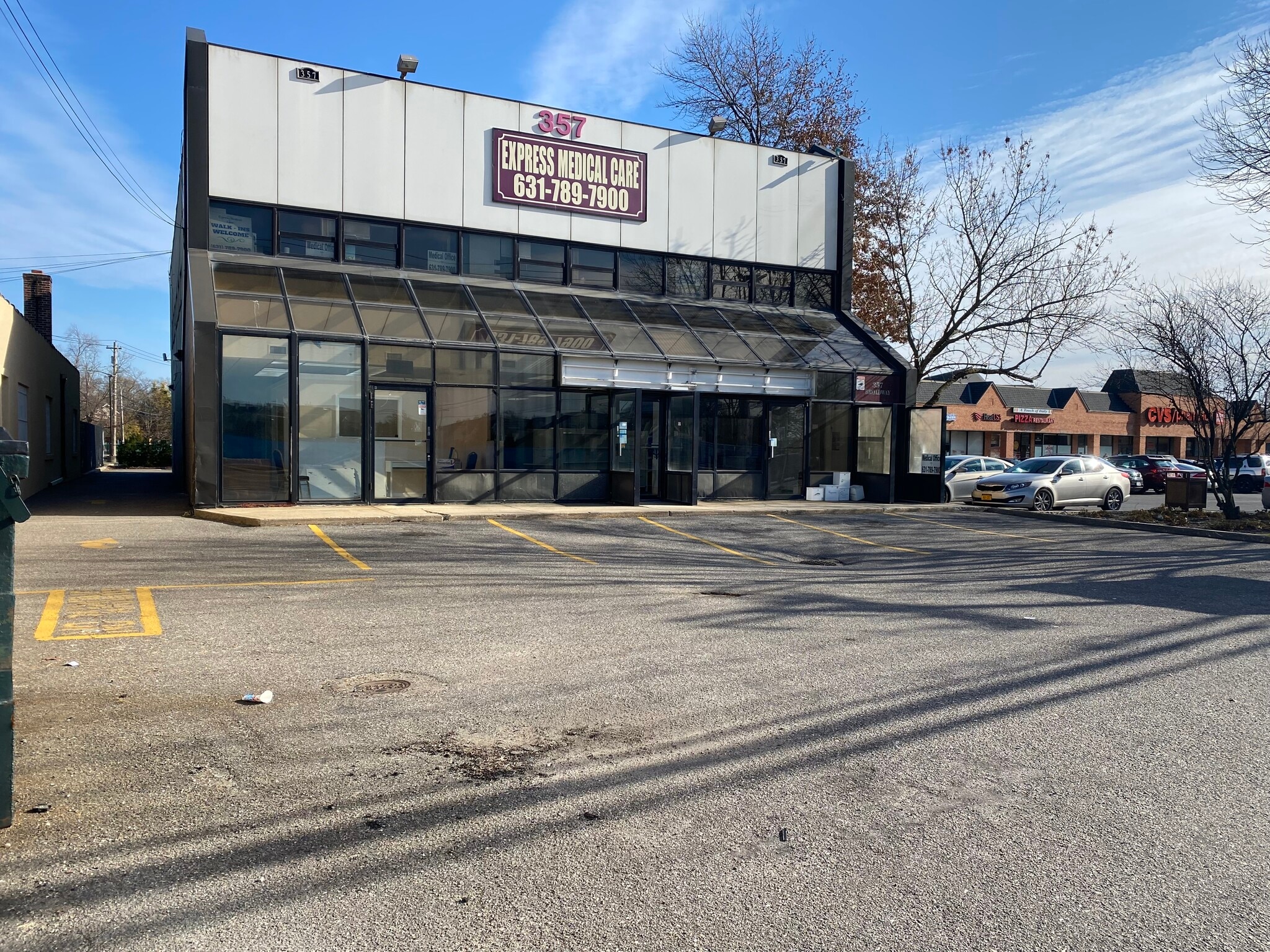 357 Broadway, Amityville, NY à louer Photo principale– Image 1 sur 7