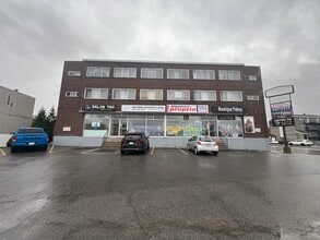 548 Boul Laval, Laval, QC à louer Photo intérieure– Image 2 sur 20