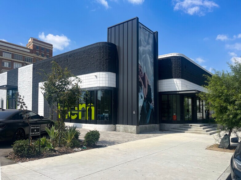 684 Mateo St, Los Angeles, CA à louer - Photo de l’immeuble – Image 1 sur 4