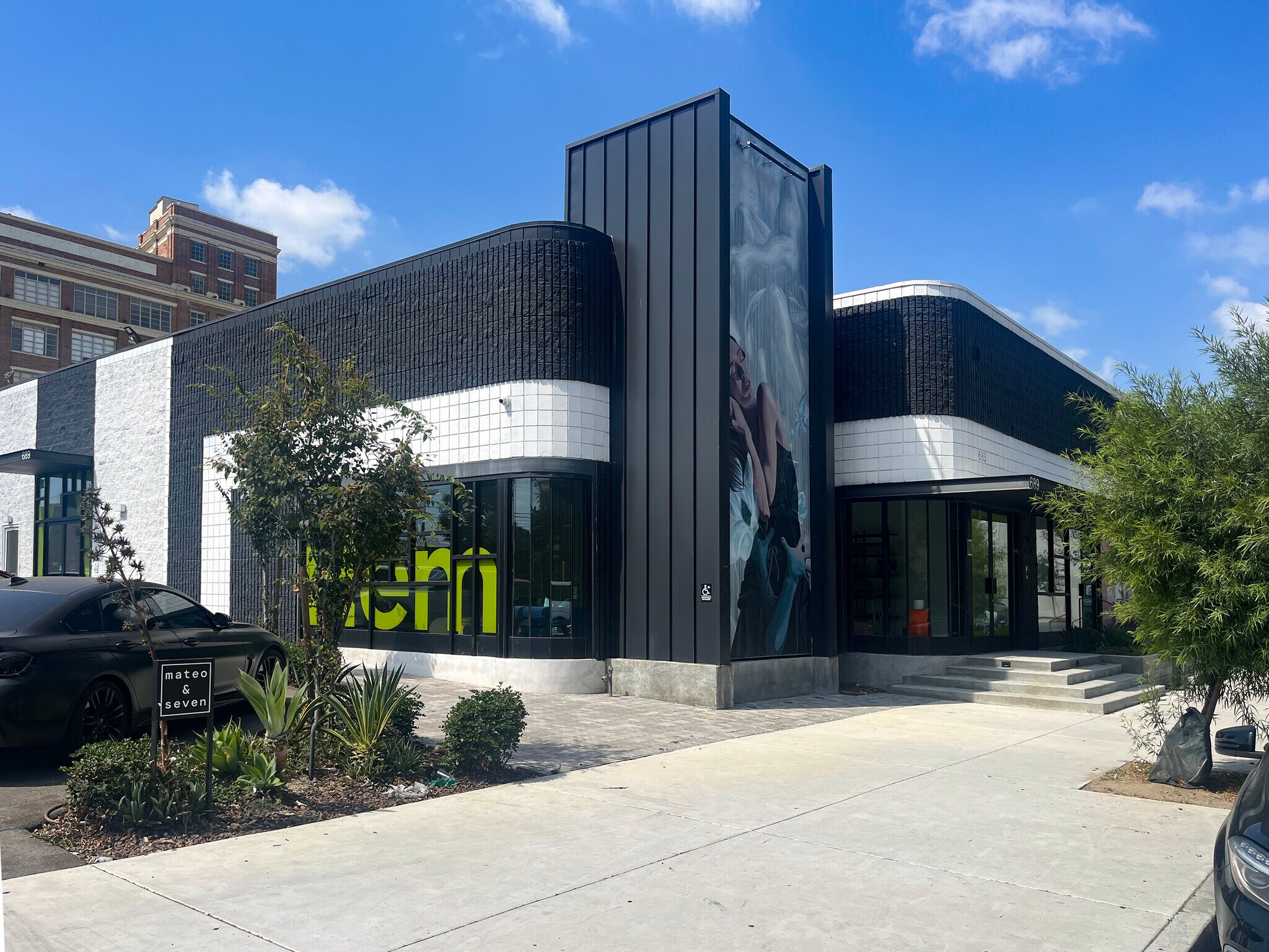 684 Mateo St, Los Angeles, CA à louer Photo de l’immeuble– Image 1 sur 5