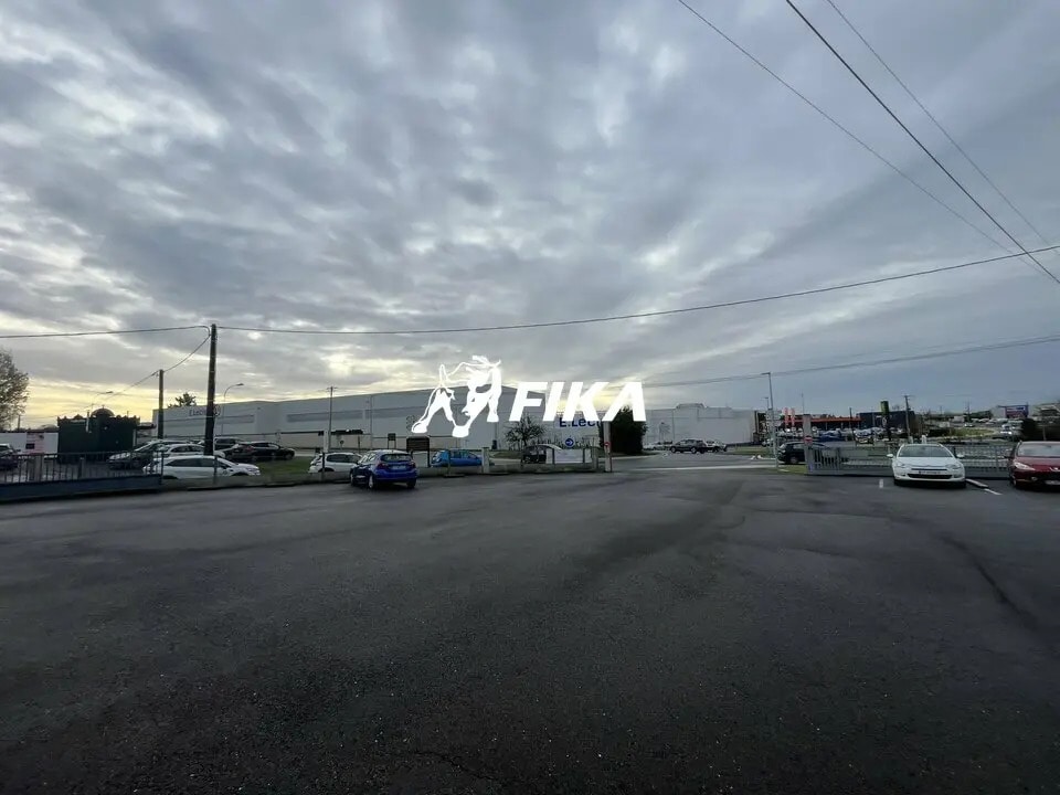 Local commercial dans Blaye à vendre Photo de l’immeuble– Image 1 sur 4